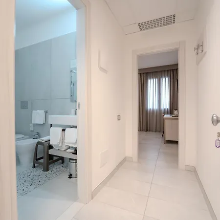 Donatello Otel Modena