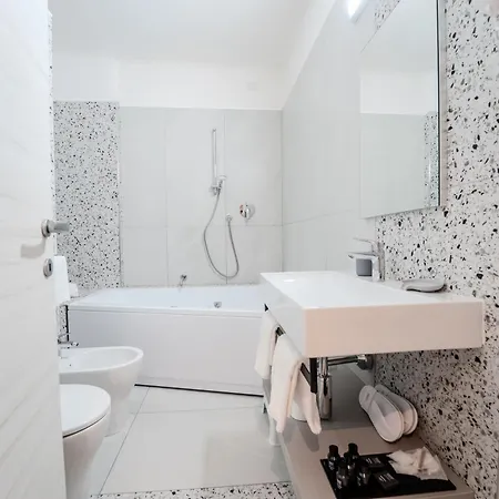 Donatello 3* Modène