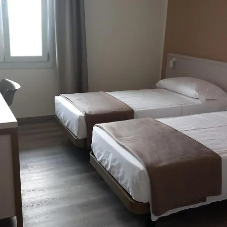 多纳泰罗酒店 酒店 3*