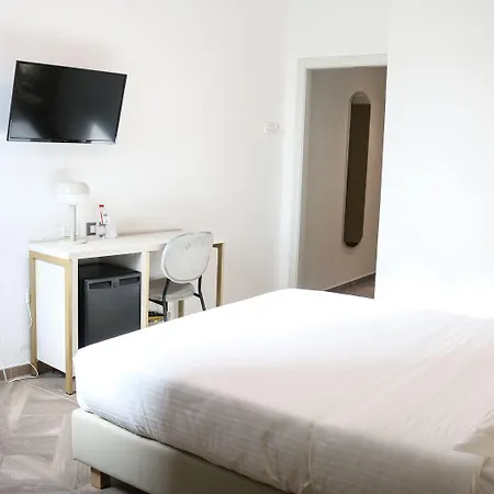 Donatello 3* Modène