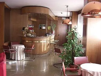 多纳泰罗酒店 3*